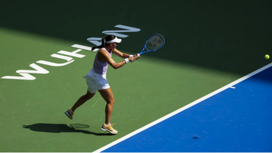 也豪取武网, 女子网坛横, 包括去年W 也豪取武网, 女子网坛横, 包括去年W